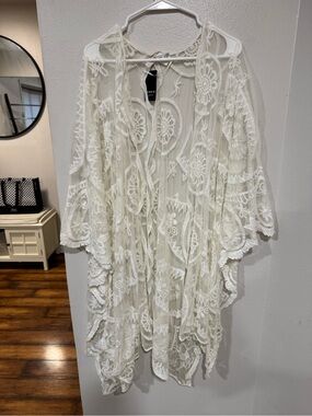 NWT Torrid Ivory Lace Crochet Cutout Cover-Up -